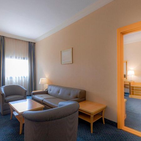 Holiday Inn Yanbu By Ihg Exterior photo