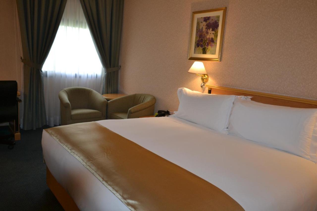 Holiday Inn Yanbu By Ihg Exterior photo