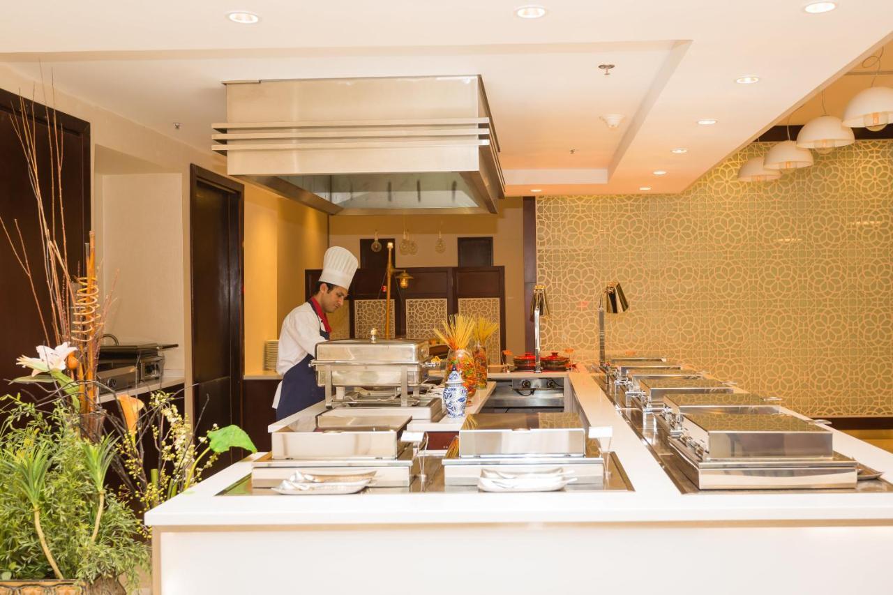 Holiday Inn Yanbu By Ihg Exterior photo